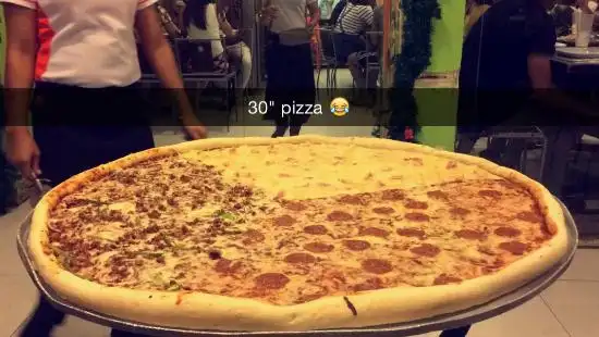 Big Guys Pizza Food Photo 3