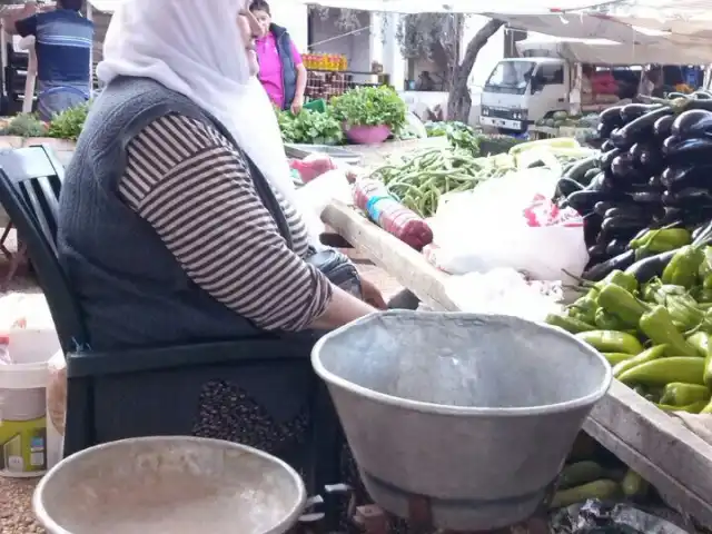 Kaş Cuma Pazarı'nin yemek ve ambiyans fotoğrafları 2