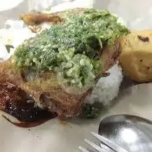 Gambar Makanan Puja Sera Ayam Penyet Sambal Ijo, Pujasera Pak Raden 8