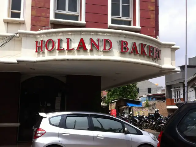 Gambar Makanan Holland Bakery 9