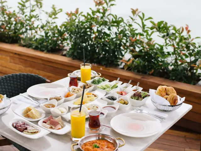 Atrox Restaurant - Crowne Plaza Istanbul Florya'nin yemek ve ambiyans fotoğrafları 11