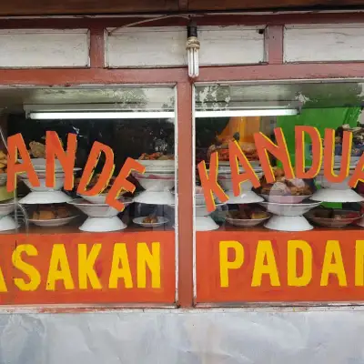 Rumah Makan Mande Kanduang