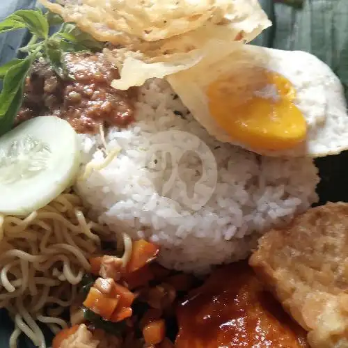 Gambar Makanan Sego Pecel Komplit Mbak Wike dan Mie Ayam, Panjang Jiwo 3