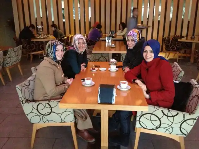 Gülistan Cafe & Restaurant'nin yemek ve ambiyans fotoğrafları 4