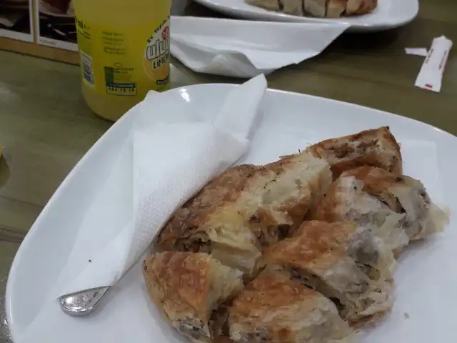 Meşhur Sarıyer Borekcisi Sirinevler'nin yemek ve ambiyans fotoğrafları 2