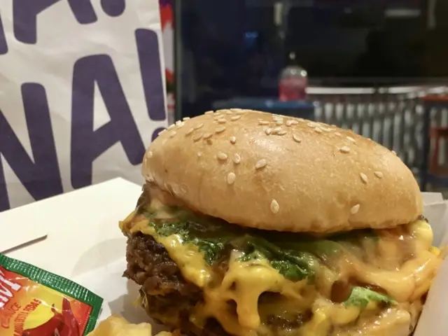 Gambar Makanan Burger Brader 3