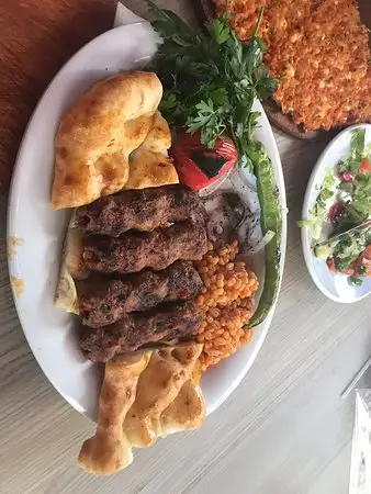 Halim Usta Altin Nazar Kebap ve Pide Salonu'nin yemek ve ambiyans fotoğrafları 1