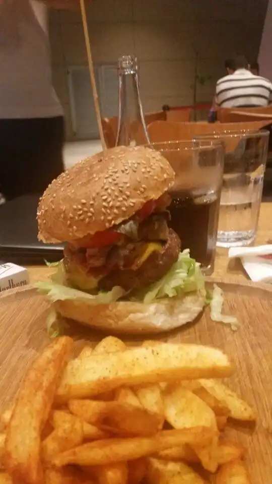 Beeves Steakhouse'nin yemek ve ambiyans fotoğrafları 3