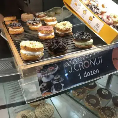 J.Co Donuts & Coffee