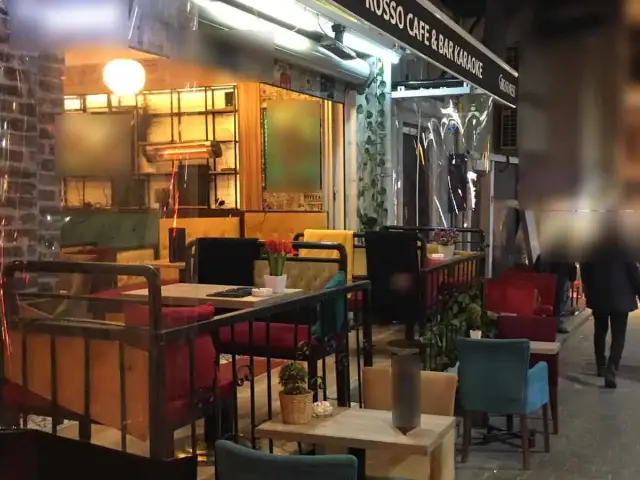 Rosso Cafe & Bar Karaoke'nin yemek ve ambiyans fotoğrafları 6