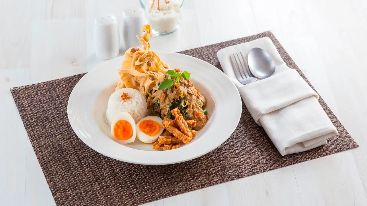 Gambar Makanan Gili Bar & Lounge - Puri Denpasar Hotel 1
