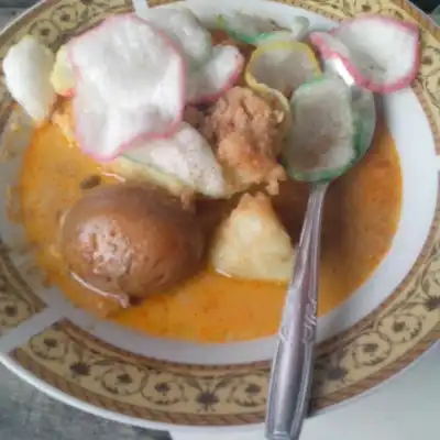 Bubur Ase & Ketupat Sayur Betawi Bang Lopi