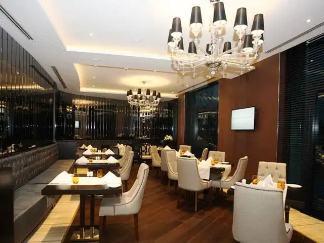 Oval Restaurant - Crowne Plaza İstanbul Oryapark'nin yemek ve ambiyans fotoğrafları 2