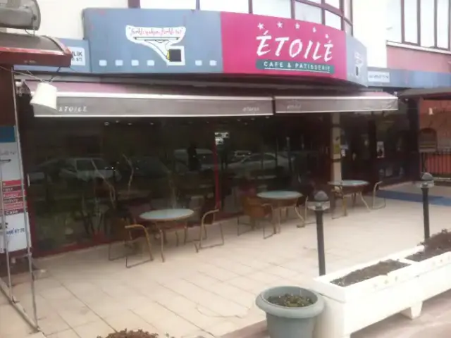 Etolle Cafe & Patisierie