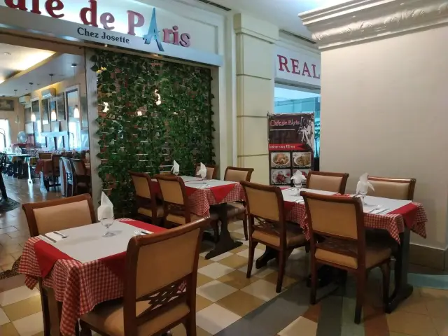 Gambar Makanan Cafe de Paris - The Bellezza Suites 3