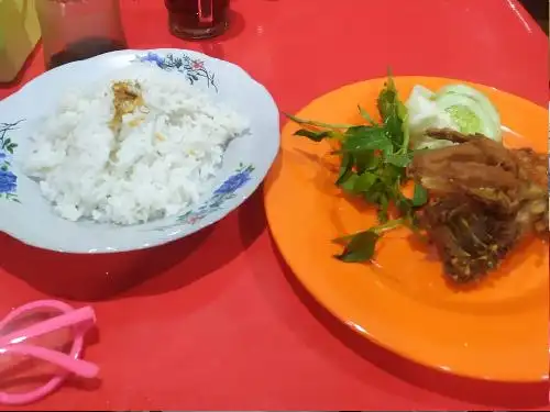 Pecel Ayam Lele Sambel Ambyar Mama Abi