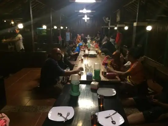 Gambar Makanan Taman Santap Rumah Kayu 9