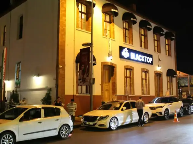 Blacktop Cafe & Bistro'nin yemek ve ambiyans fotoğrafları 3