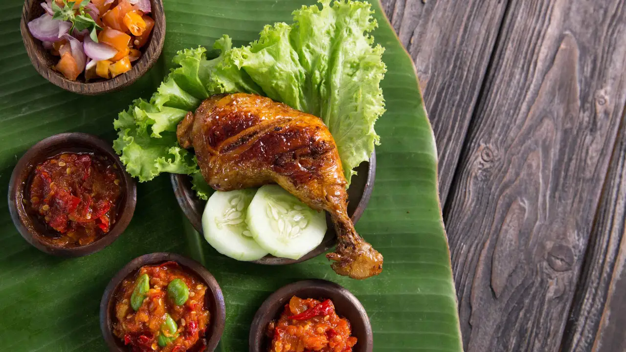 AYAM PENYET SAMUDERA