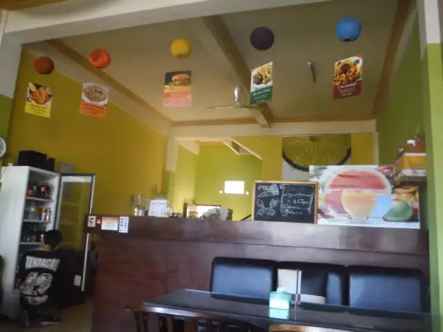 Gambar Makanan Pizza Corner & Coffee Shop 2