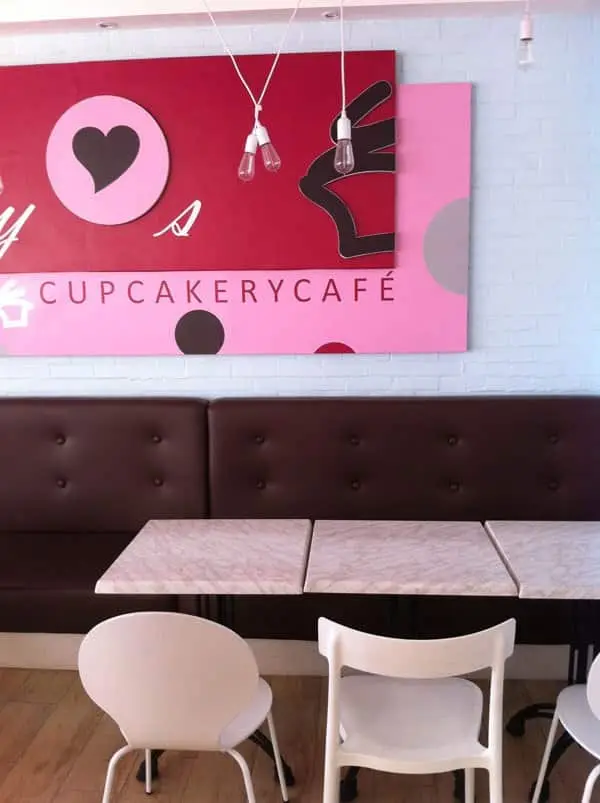 Larcy's Cupcakery Cafe Food Photo 12