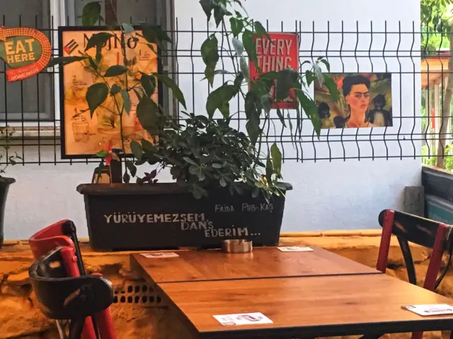 Frida Pub'nin yemek ve ambiyans fotoğrafları 6