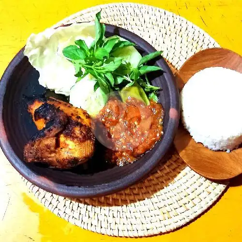 Gambar Makanan Penyetan Warung Bedjo, Wonokromo 5