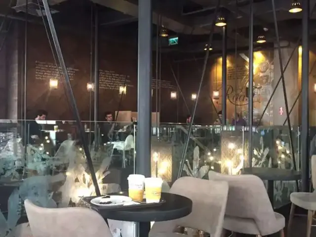 Emaar Starbucks'nin yemek ve ambiyans fotoğrafları 5