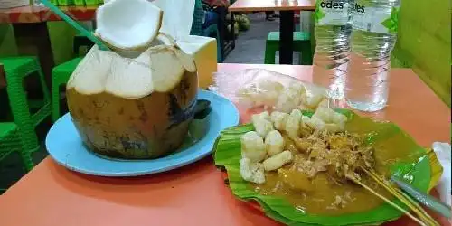 Sate Padang Dan Kelapa Muda Budi Mulia, Marpoyan Damai