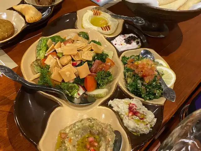 Gambar Makanan Al Nafoura Lebanese Restaurant 3