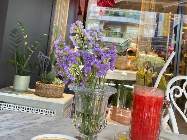 Misal Flora Cafe'nin yemek ve ambiyans fotoğrafları 4