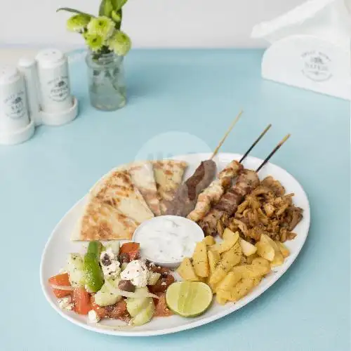 Gambar Makanan Santorini Greek Restaurant, Kuta 3