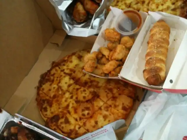 Domino Pizza Food Photo 12