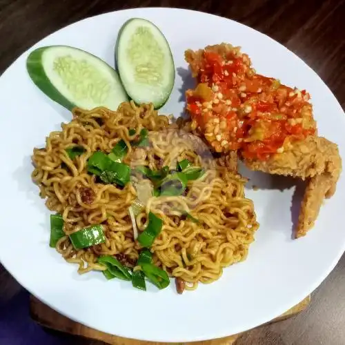 Gambar Makanan Ayam Geprek TOWAN, Jatinegara 2