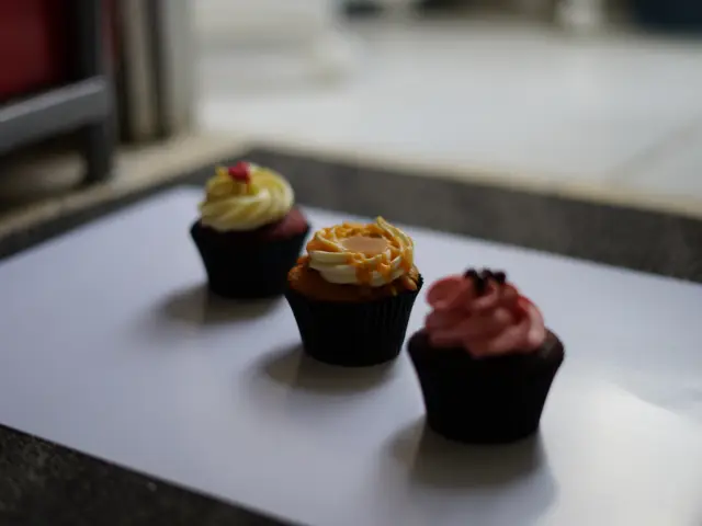 Gambar Makanan Twelve Cupcakes 4