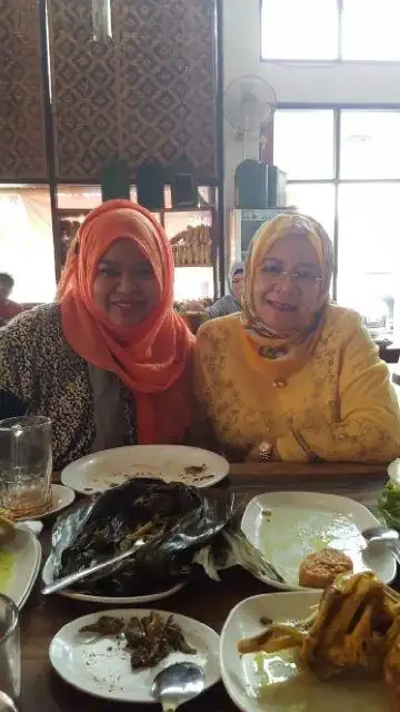 Gambar Makanan Rumah Makan Ibu Hj. Ciganea 11