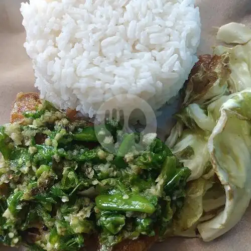 Gambar Makanan Ayam Penyet Mbok Giyem, Tanjung Priok 4