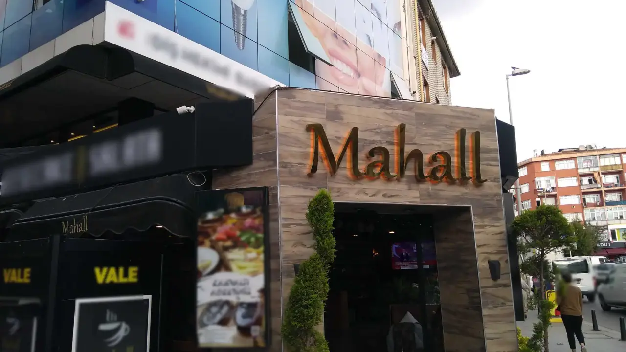 Mahall Cafe & Restaurant