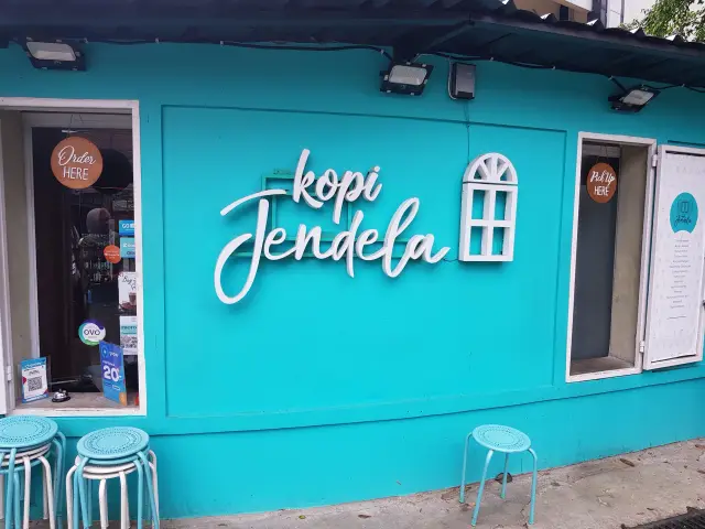 Gambar Makanan Kopi Jendela 12