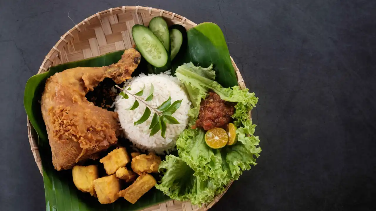 Ayam Penyet Cik Siti (Taman Paruda)