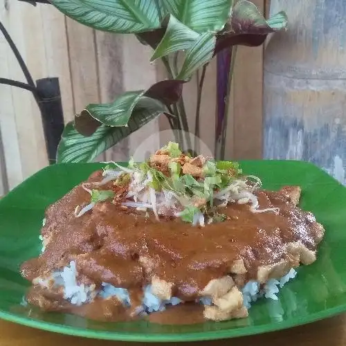 Gambar Makanan tahu telur dan nasi goreng dhania cafe 1