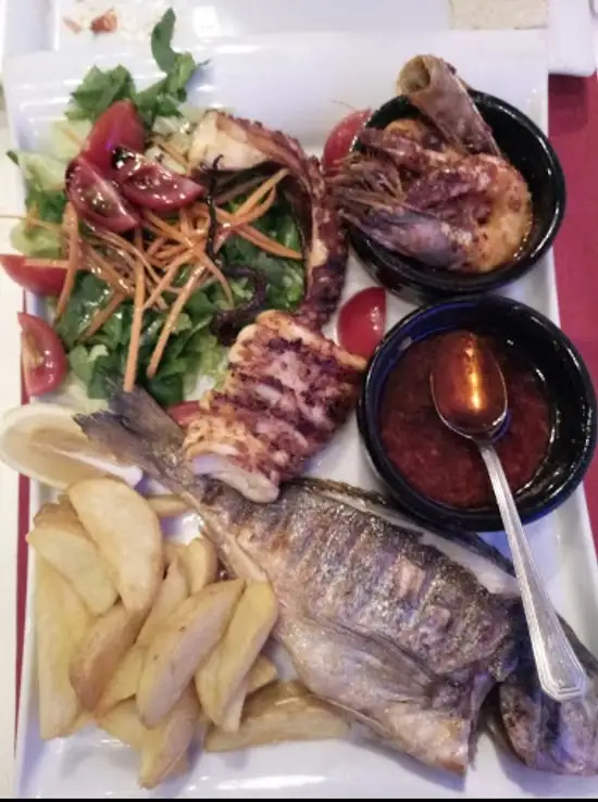 Rainbow Fish & Meat Restaurant'nin yemek ve ambiyans fotoğrafları 15