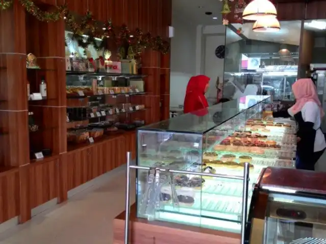 EIGO Donuts & Bakery