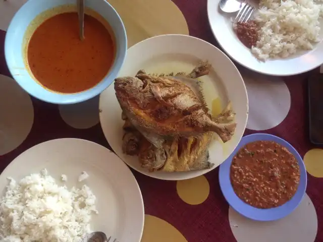 Ikan Bawal Kak Mah & Abg Din Food Photo 6