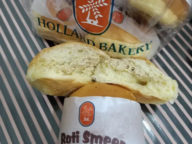 Gambar Makanan Holland Bakery 16