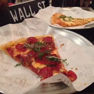 Mikey&apos;s New York Pizza Food Photo 11