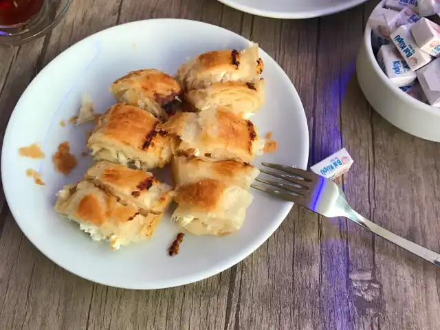 Tarihi Karaköy Börekçisi'nin yemek ve ambiyans fotoğrafları 4