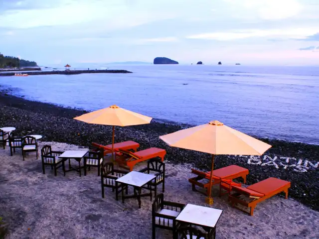 Gambar Makanan Lezat Beach Restaurant 18