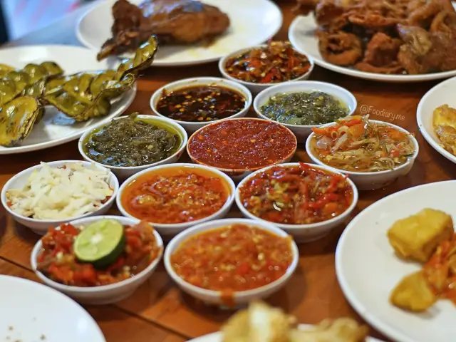 Gambar Makanan Sambal Khas Karmila 8