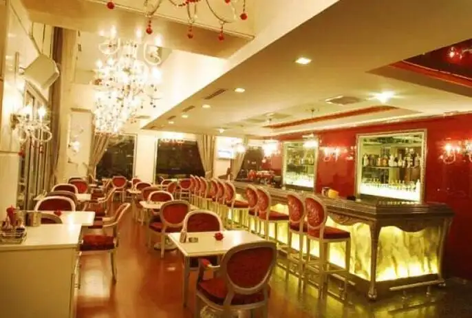 Cafe Rosso - Ramada Hotels'nin yemek ve ambiyans fotoğrafları 2